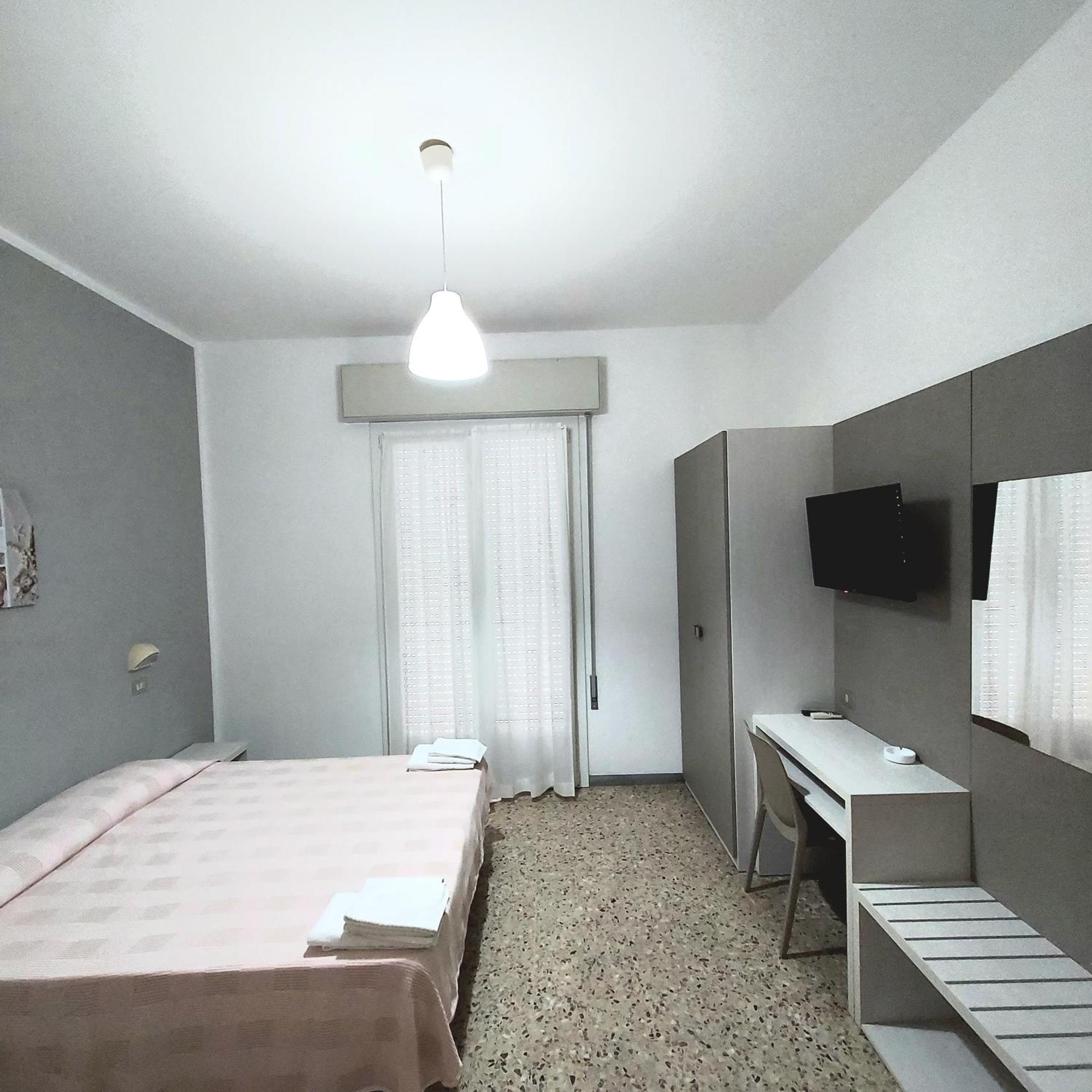 Hotel Villa Alberta Cesenatico Zimmer foto